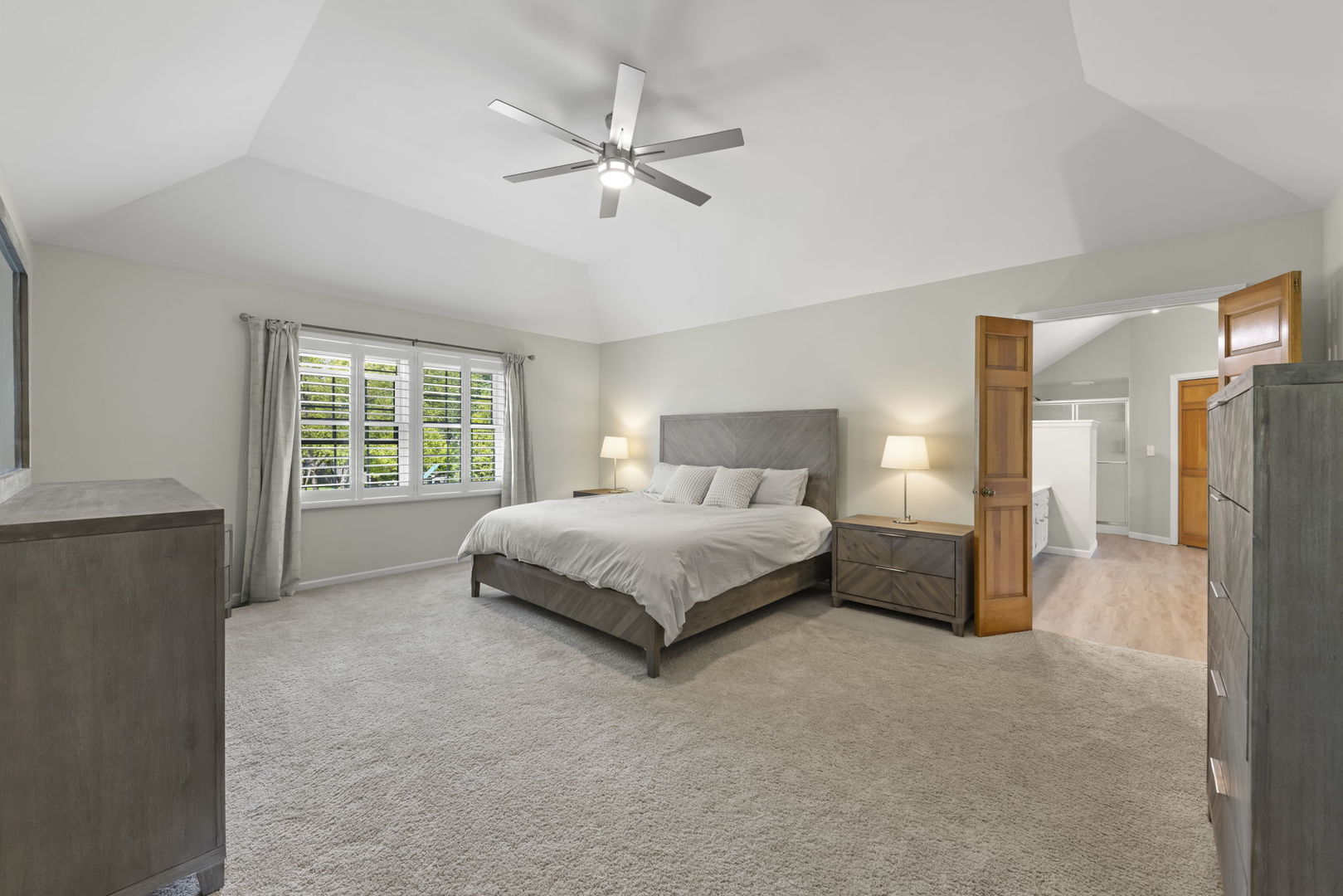 2689 Fox River Lane, Naperville, IL 60565