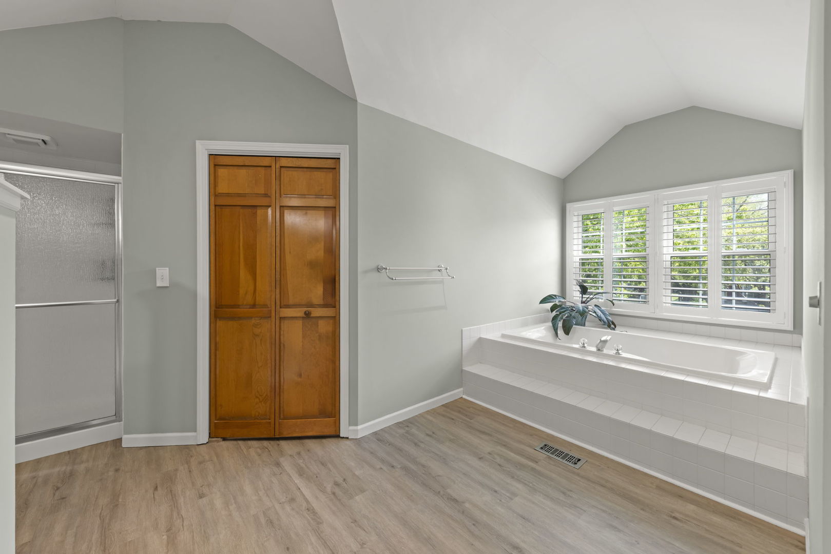 2689 Fox River Lane, Naperville, IL 60565