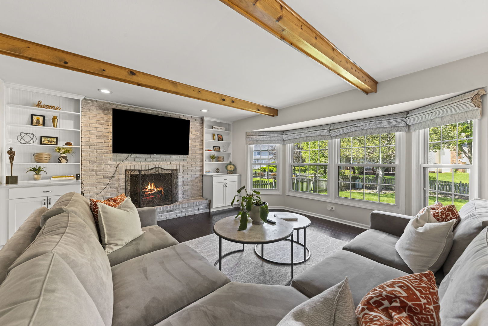 2689 Fox River Lane, Naperville, IL 60565