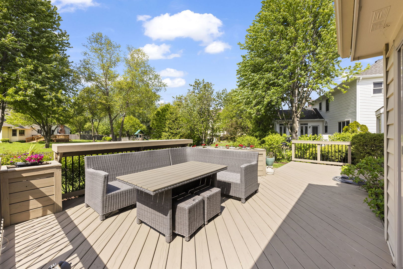 2689 Fox River Lane, Naperville, IL 60565