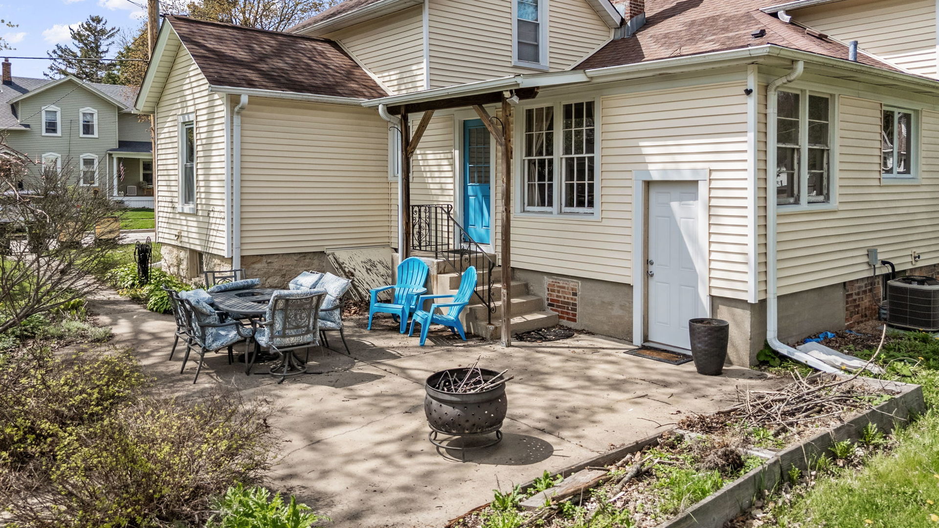 350-352 Harrison Street, West Chicago, IL 60185