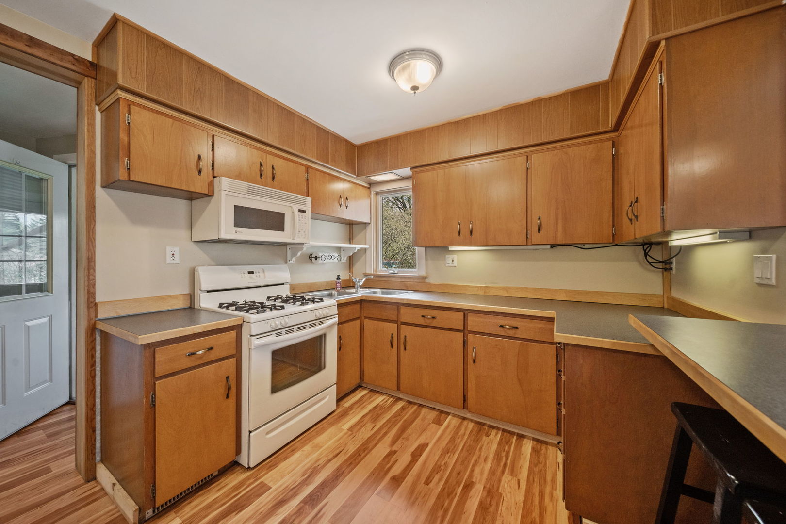 350-352 Harrison Street, West Chicago, IL 60185