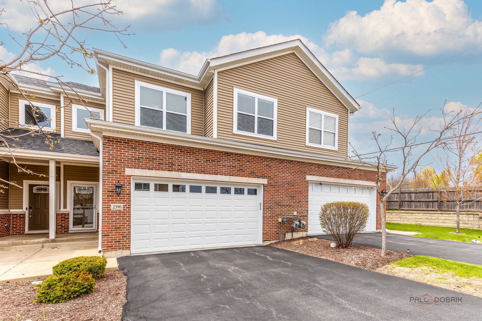 2390 N Newberry Lane, Palatine, IL 60074