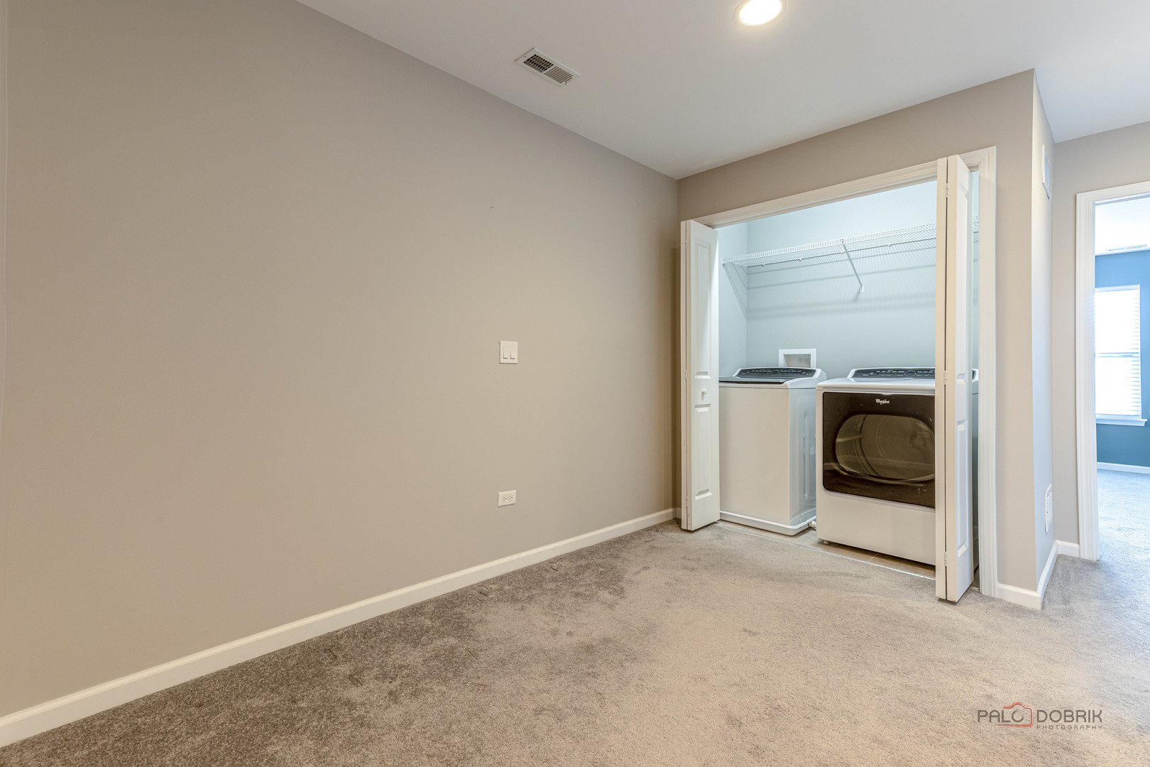 2390 N Newberry Lane, Palatine, IL 60074