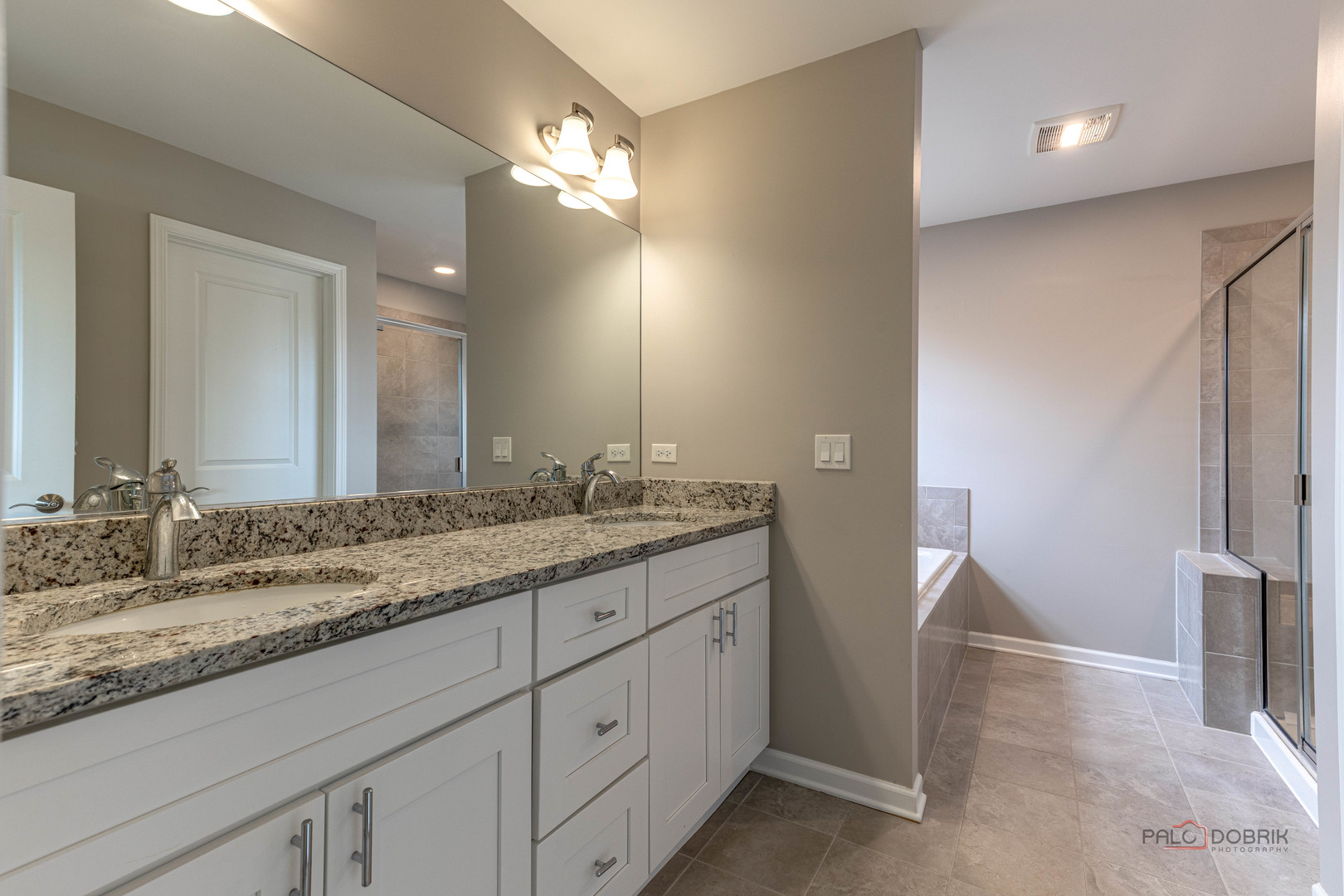 2390 N Newberry Lane, Palatine, IL 60074