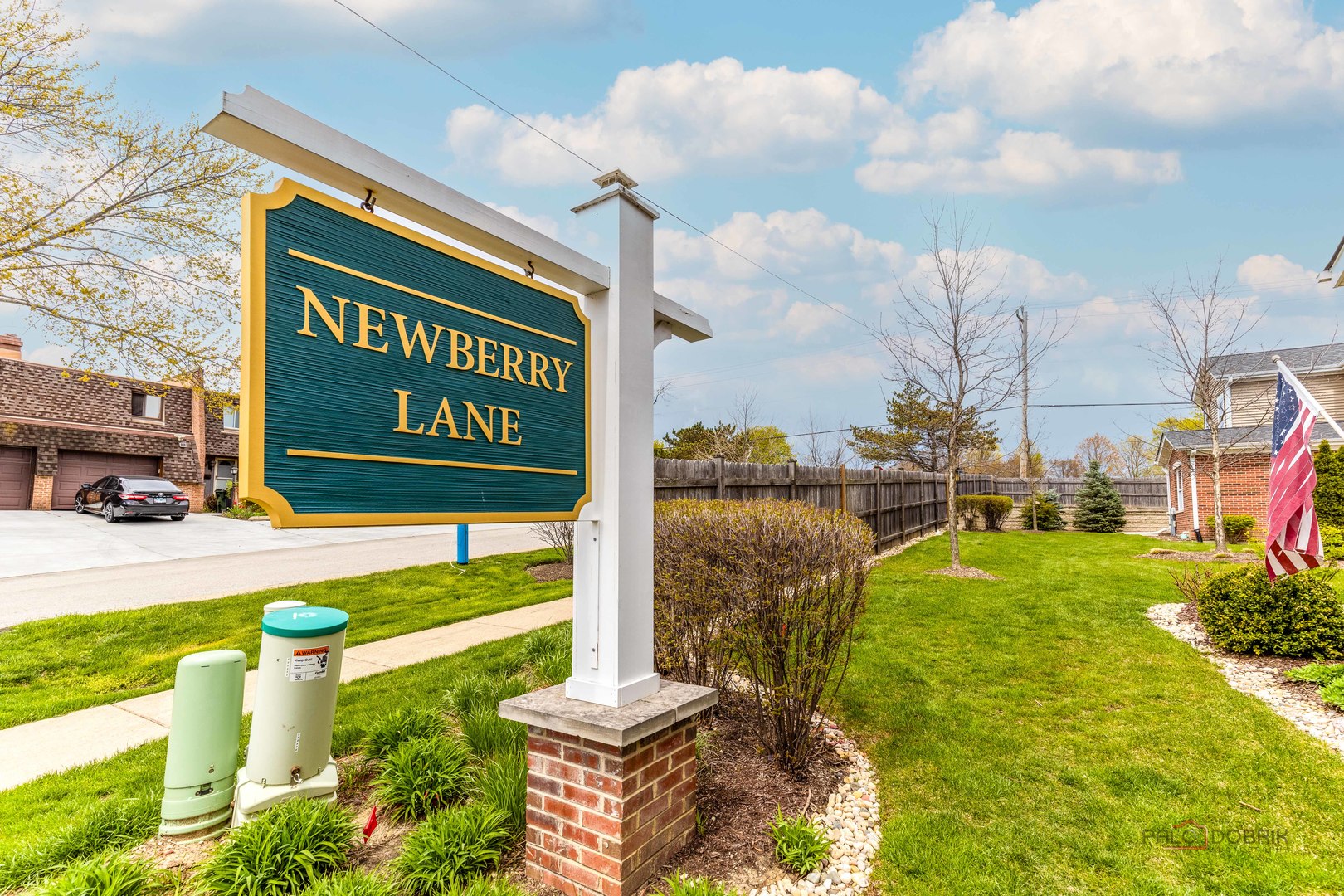 2390 N Newberry Lane, Palatine, IL 60074