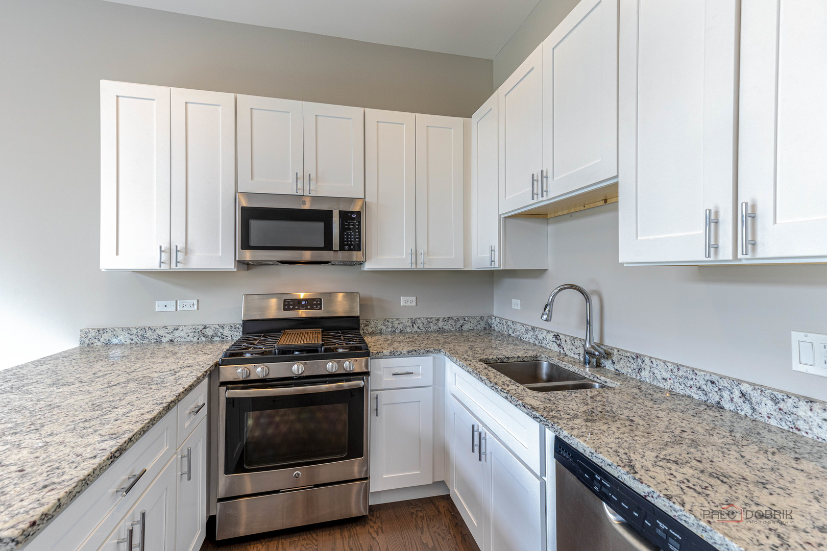 2390 N Newberry Lane, Palatine, IL 60074