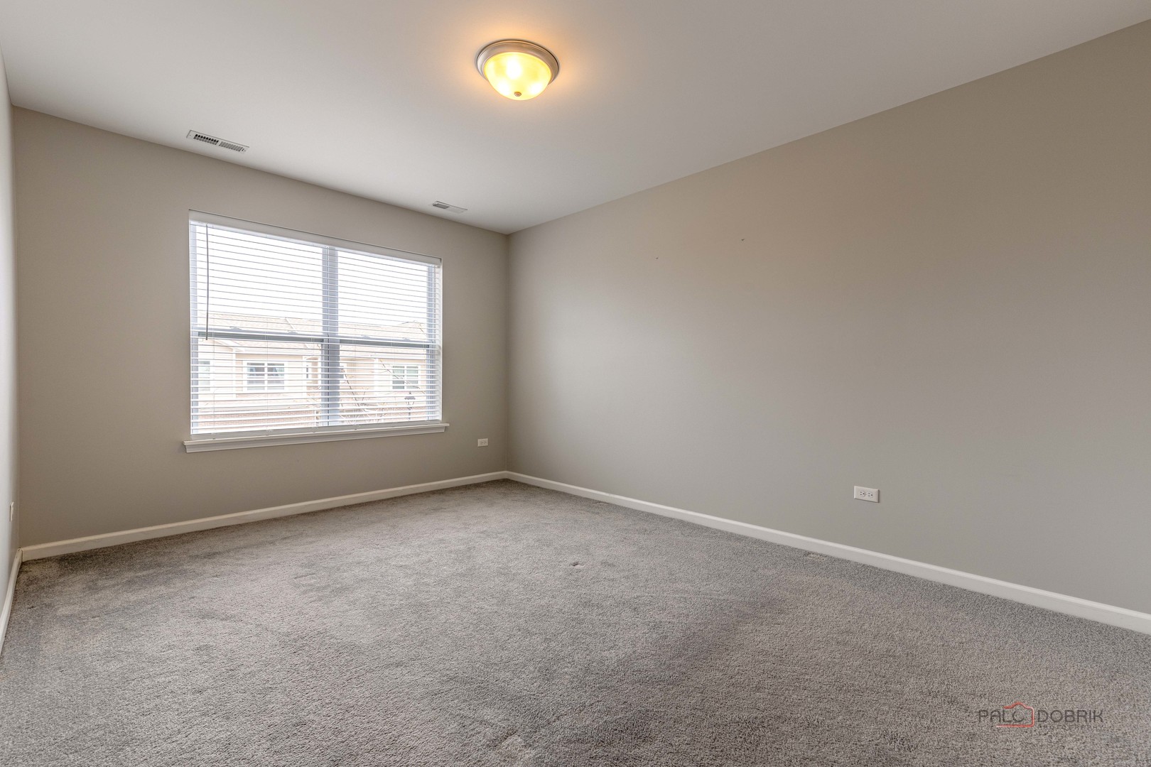 2390 N Newberry Lane, Palatine, IL 60074