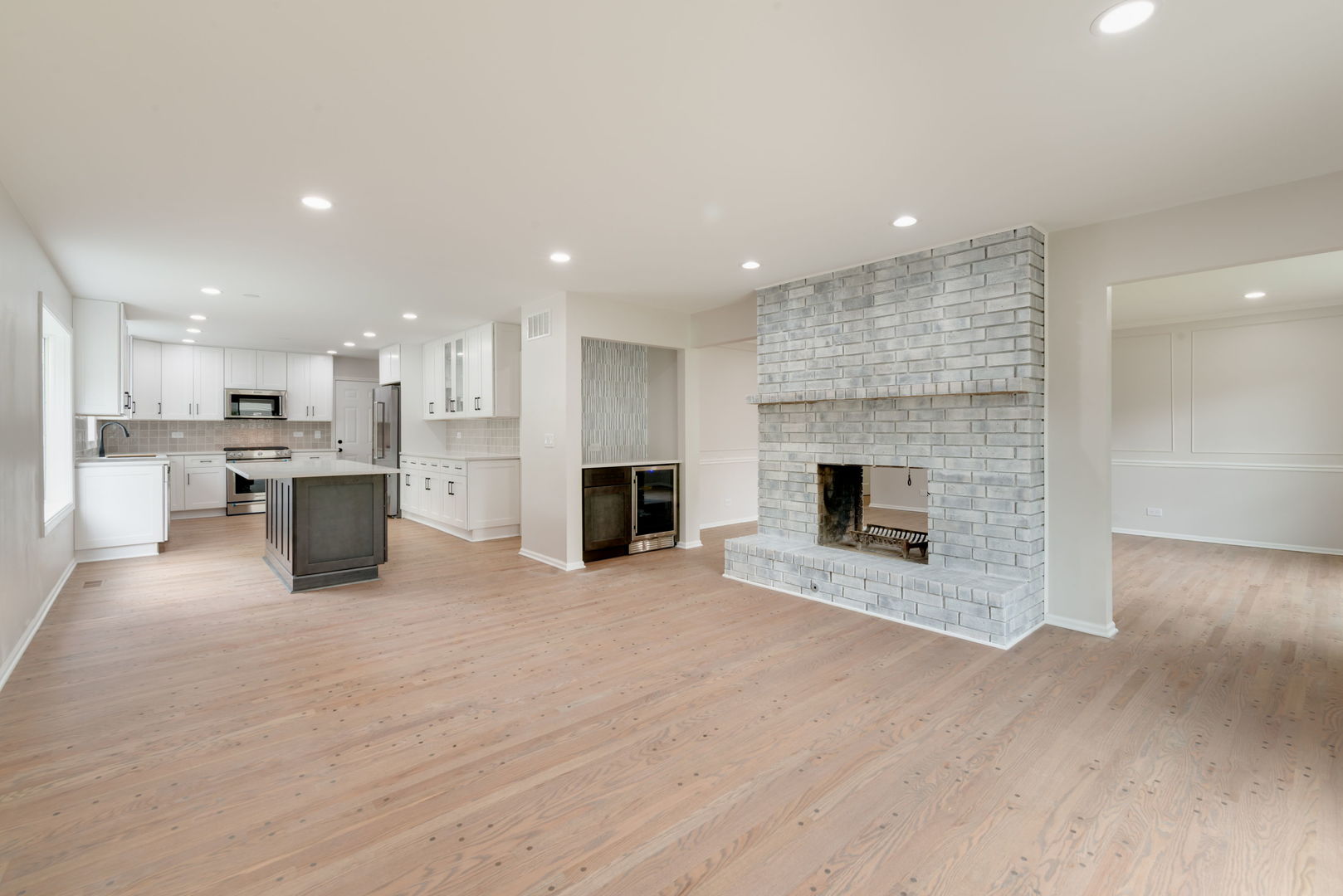 210 Westmoreland Lane, Naperville, IL 60540