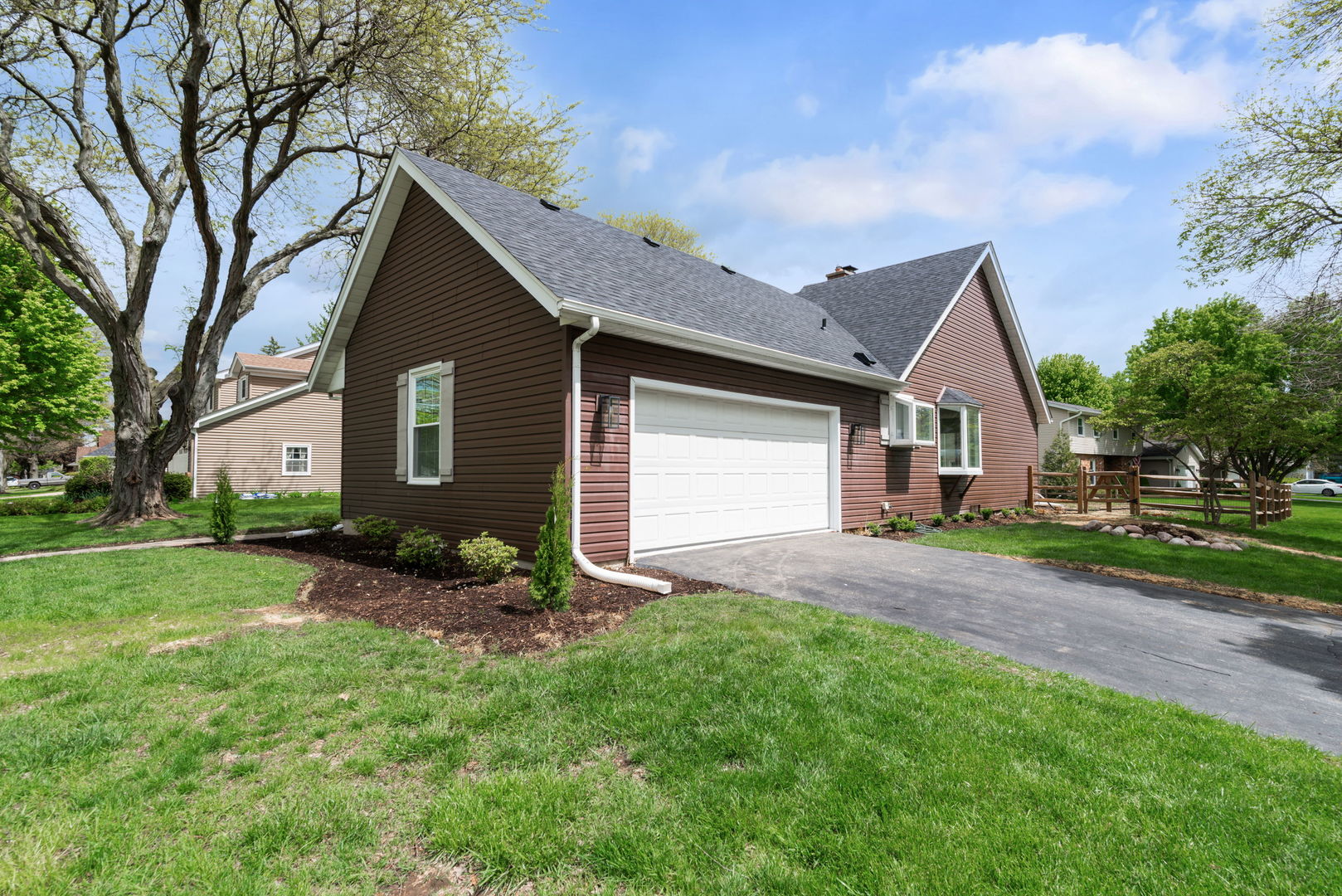 210 Westmoreland Lane, Naperville, IL 60540