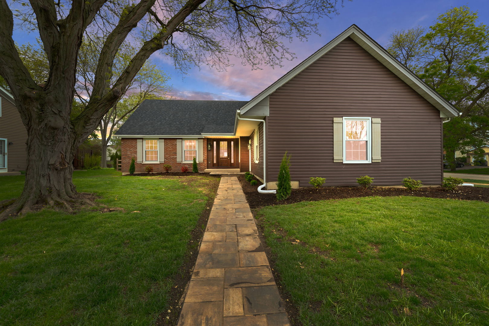 210 Westmoreland Lane, Naperville, IL 60540
