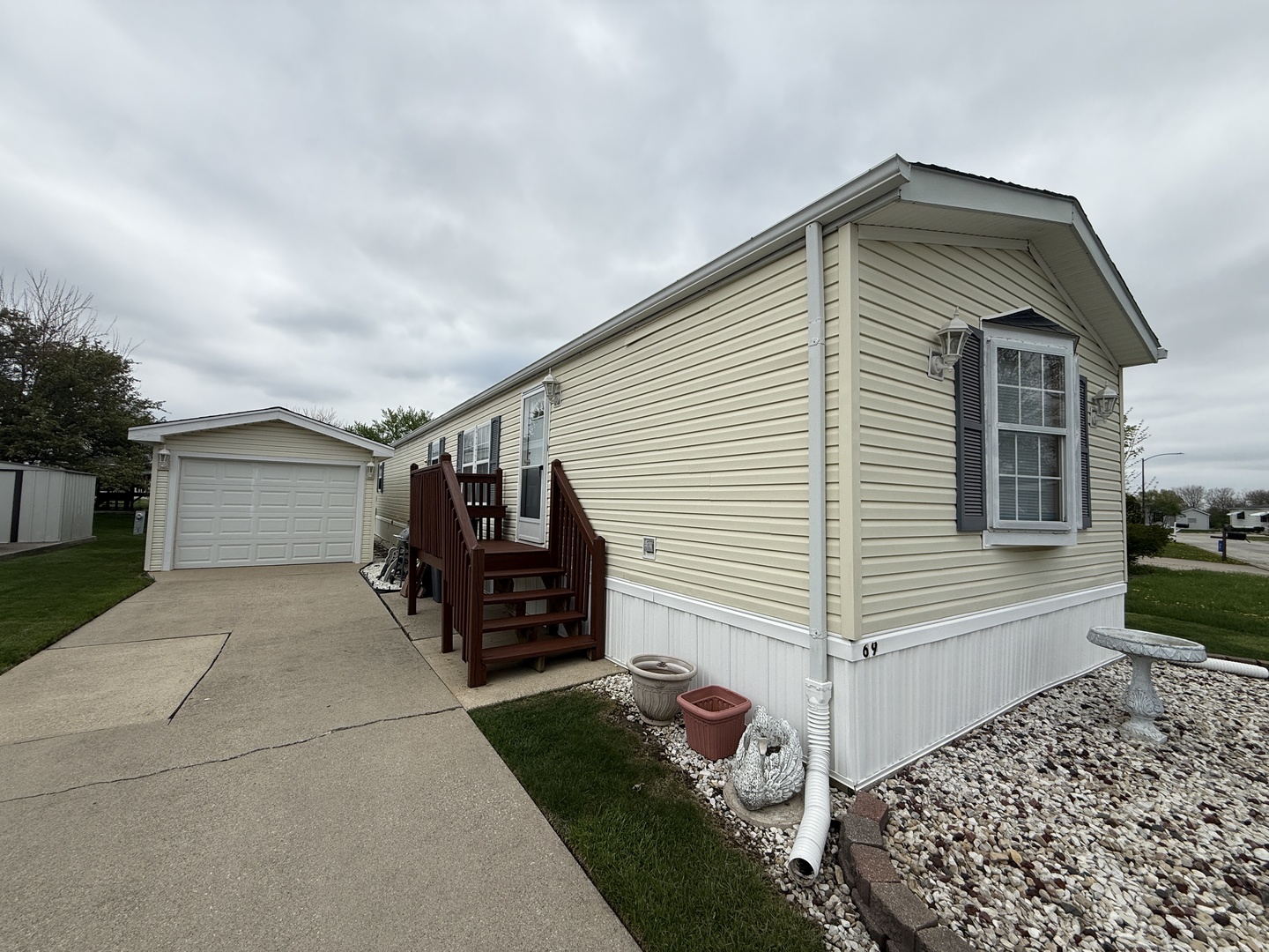 69 MEADOWLARK Lane, Beecher, IL 60401