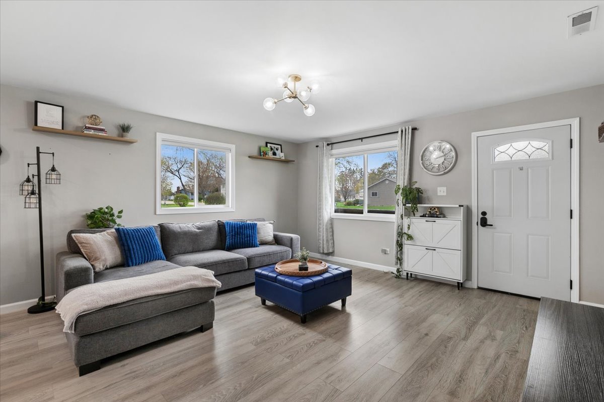 Lake Villa, IL 60046