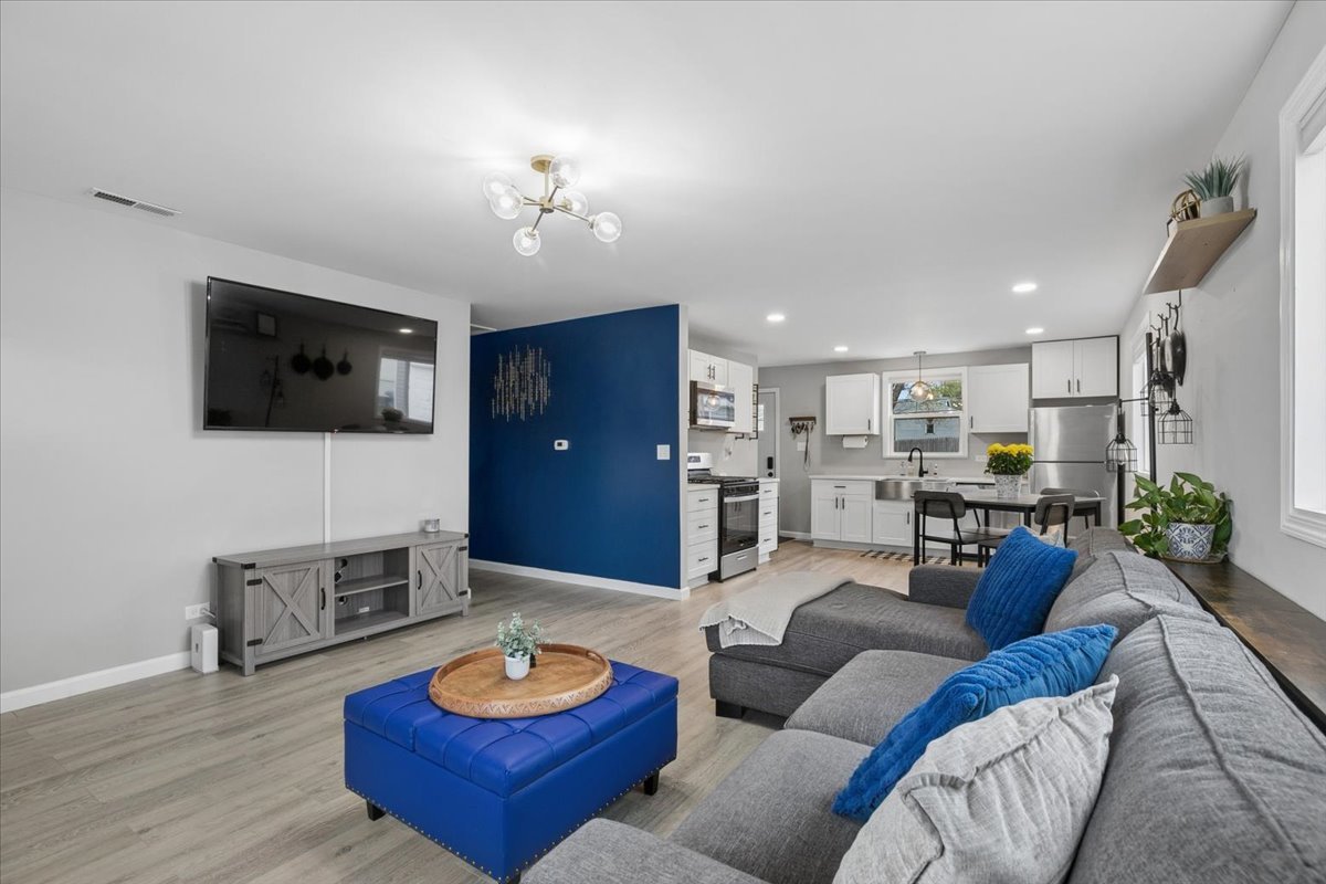 Lake Villa, IL 60046