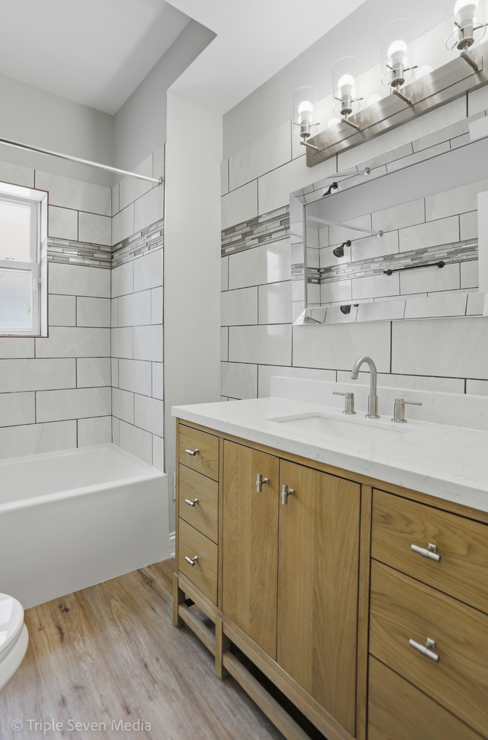 11326 S Parnell Avenue, Chicago, IL 60628