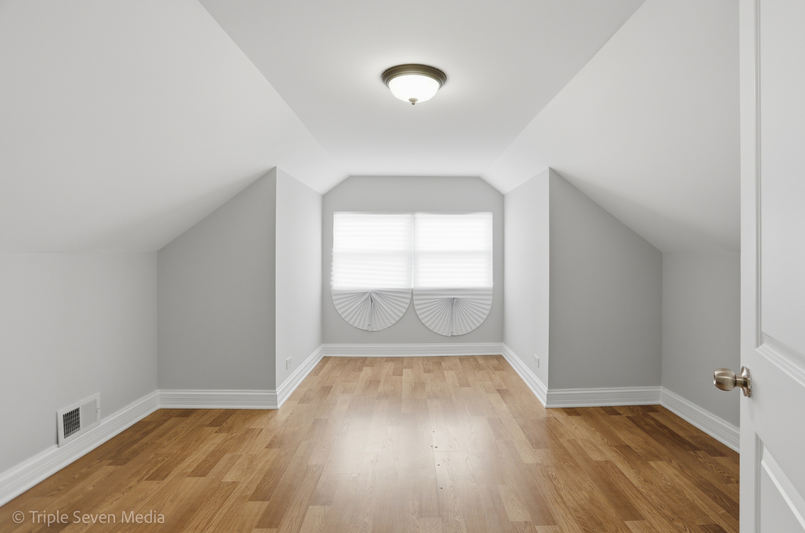 11326 S Parnell Avenue, Chicago, IL 60628