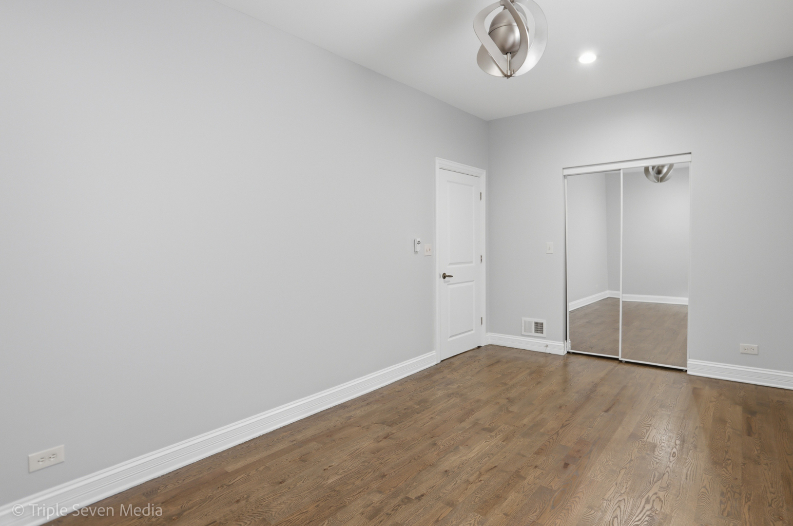 11326 S Parnell Avenue, Chicago, IL 60628