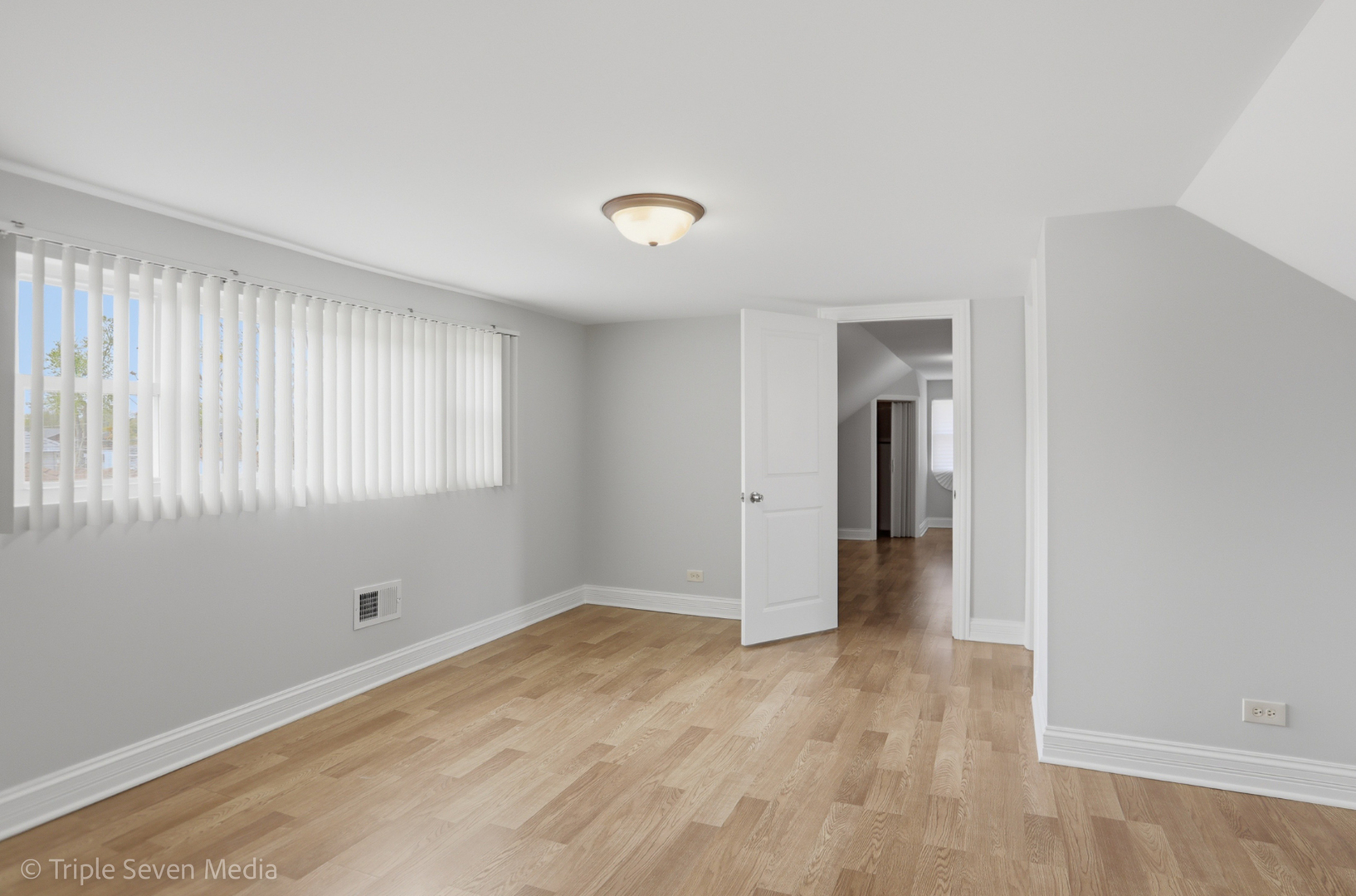 11326 S Parnell Avenue, Chicago, IL 60628