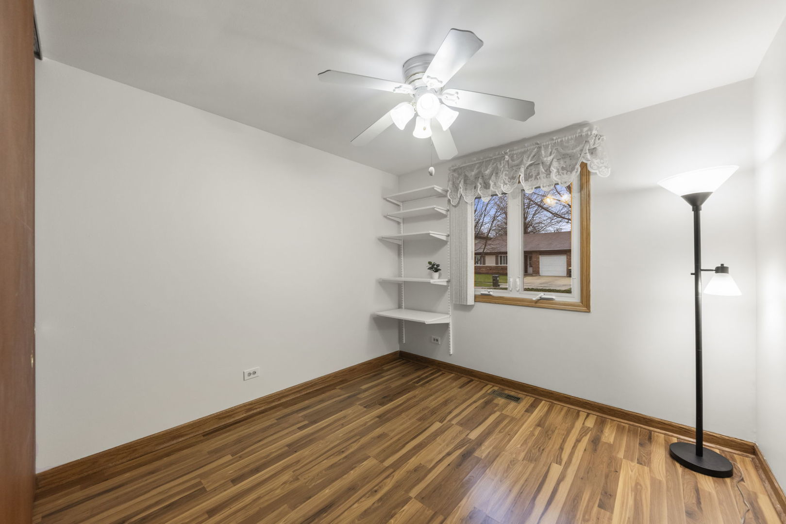 2355 Sunnydale Drive, Woodridge, IL 60517