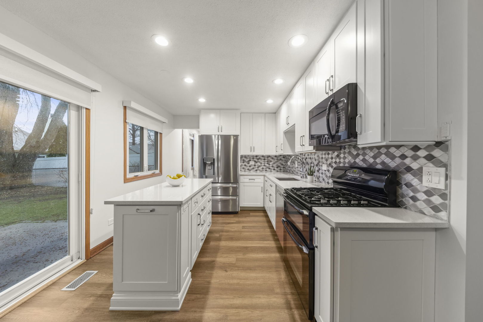 2355 Sunnydale Drive, Woodridge, IL 60517