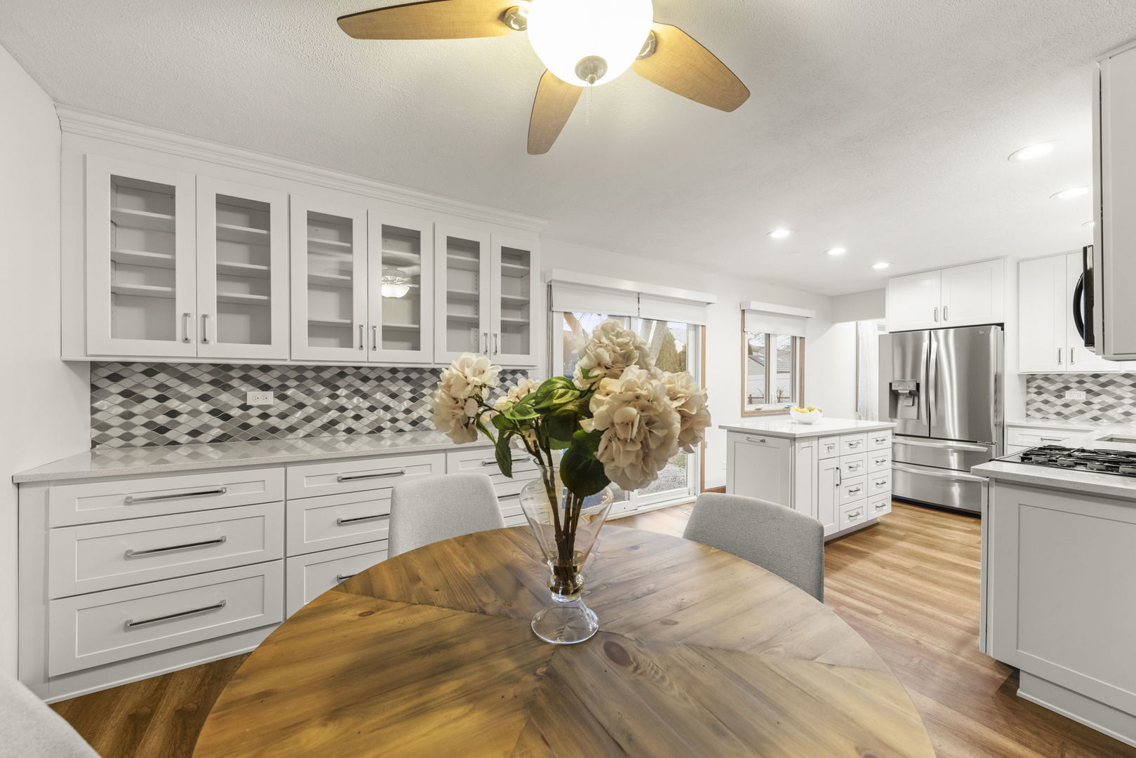 2355 Sunnydale Drive, Woodridge, IL 60517