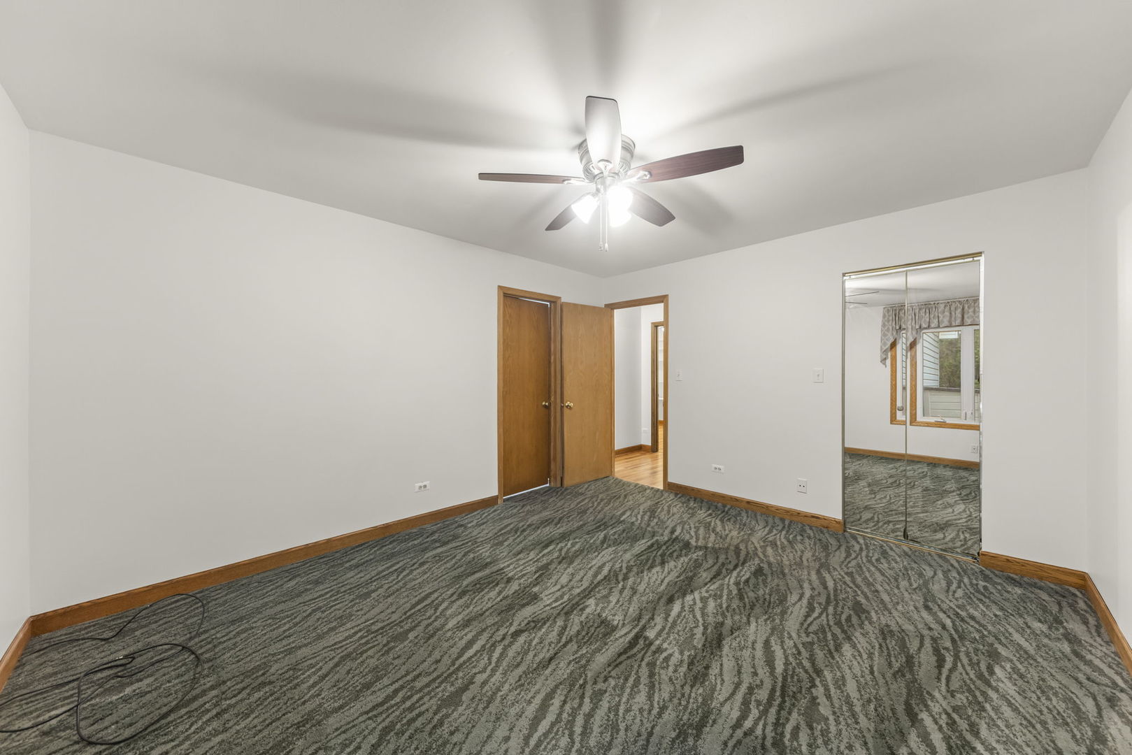 2355 Sunnydale Drive, Woodridge, IL 60517