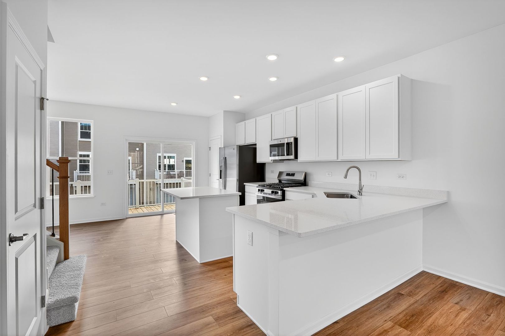 422 Red Oak Circle, Volo, IL 60020