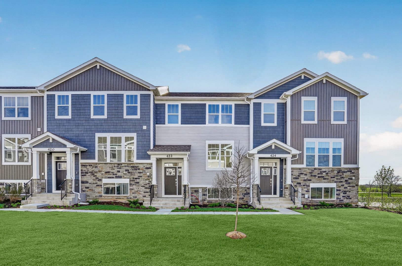 422 Red Oak Circle, Volo, IL 60020