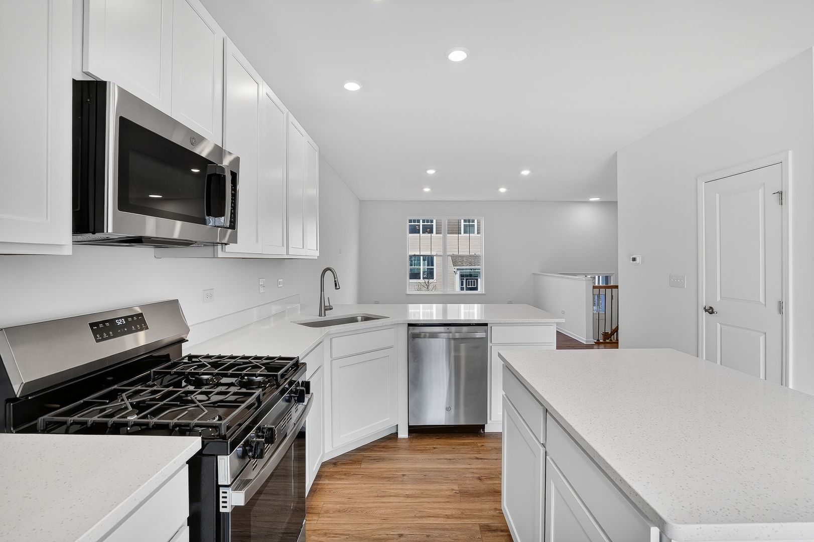 422 Red Oak Circle, Volo, IL 60020