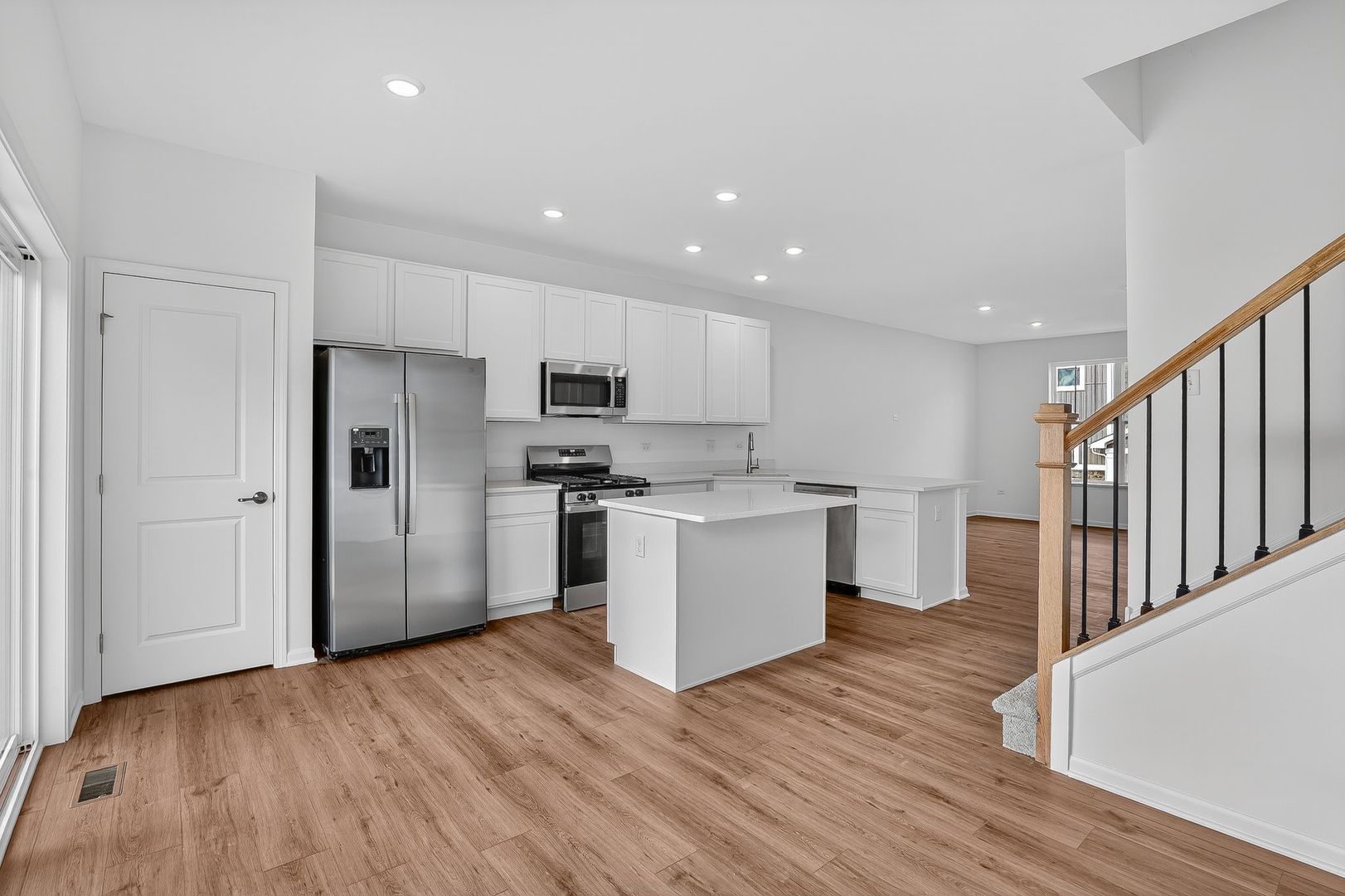 422 Red Oak Circle, Volo, IL 60020