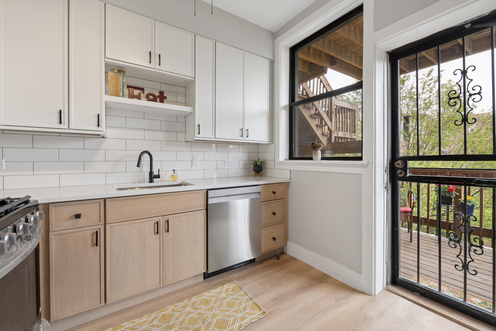 923 E 61st Street #2, Chicago, IL 60637