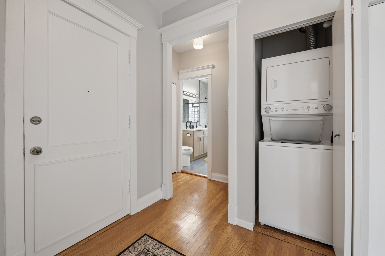 923 E 61st Street #2, Chicago, IL 60637