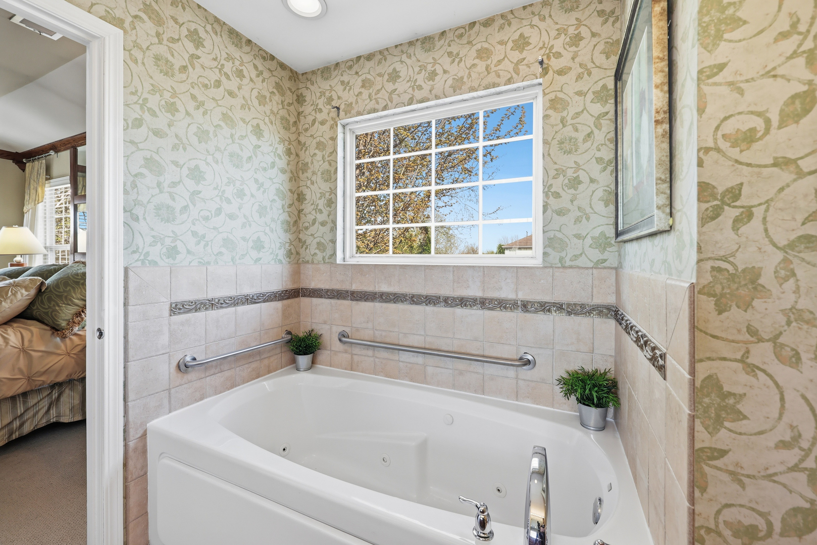 243 Garden Drive, Elgin, IL 60124