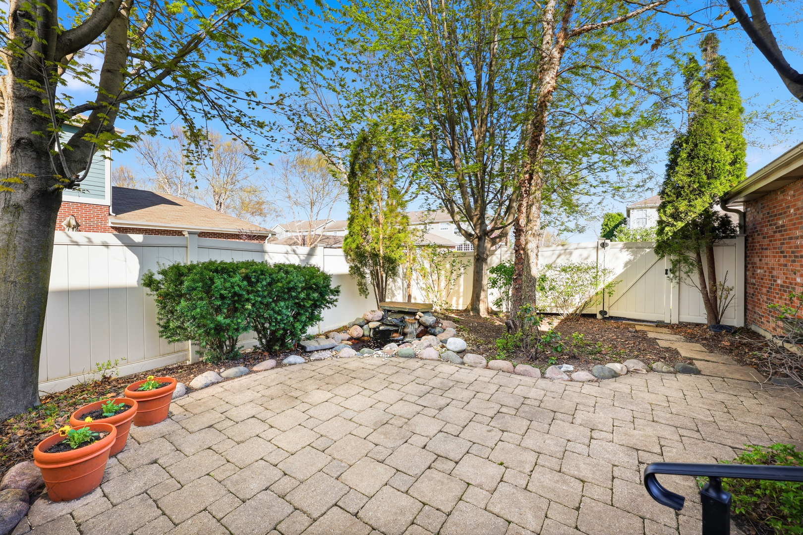 243 Garden Drive, Elgin, IL 60124