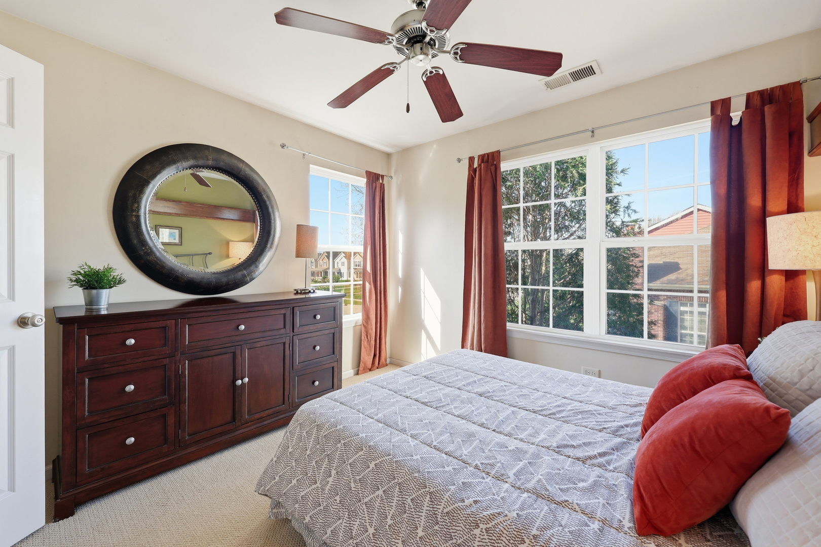 243 Garden Drive, Elgin, IL 60124