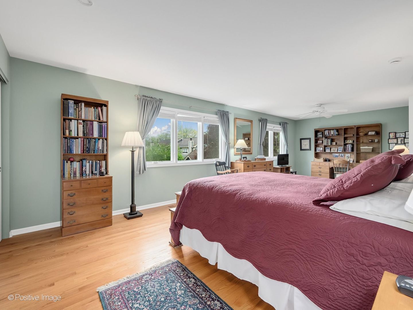 517 Renn Court, Wheaton, IL 60187