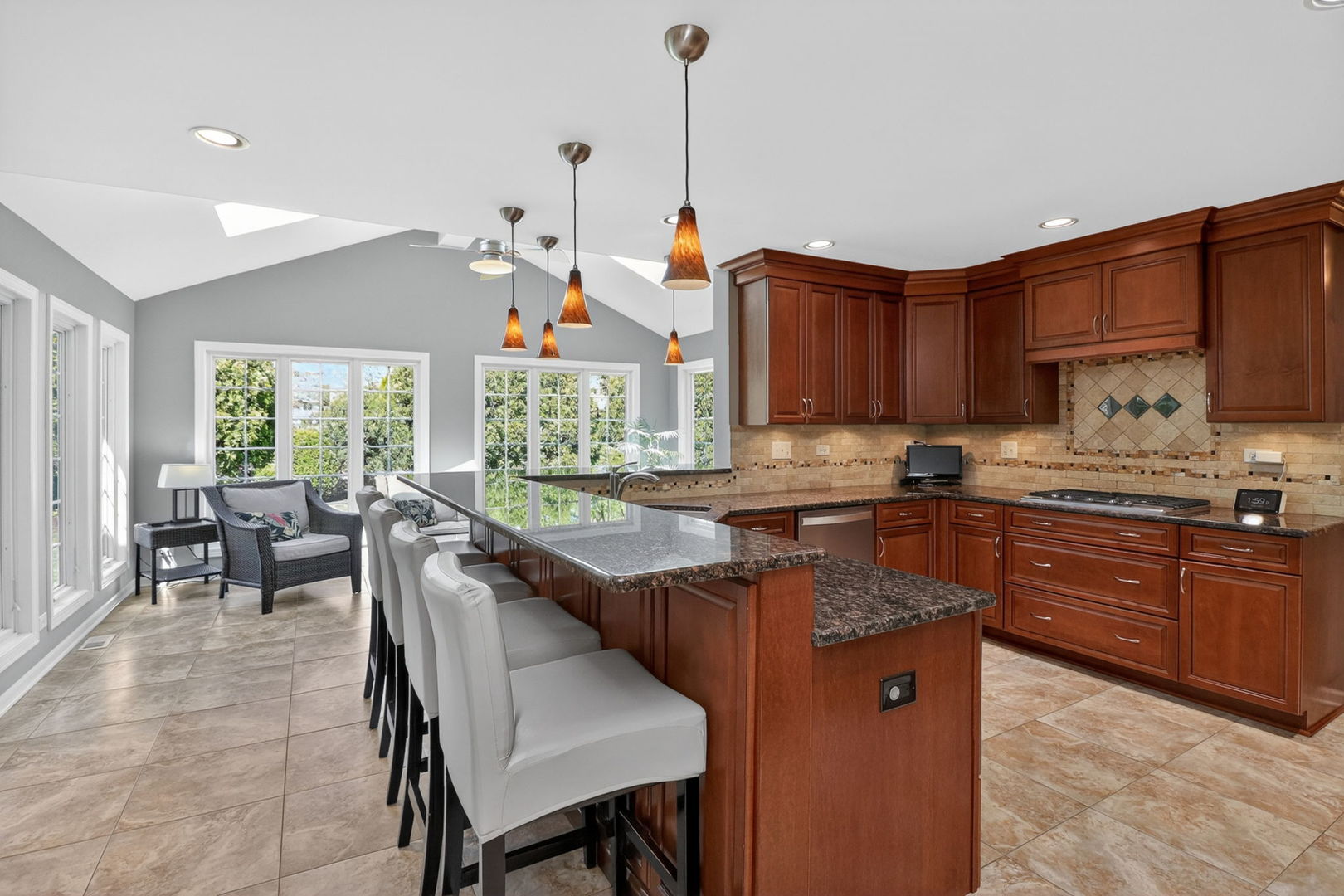 1212 Richfield Court, Woodridge, IL 60517