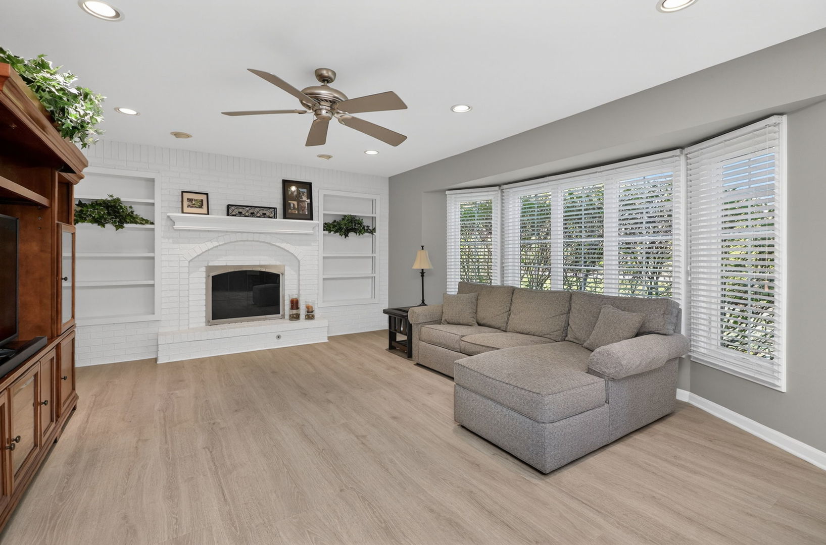 1212 Richfield Court, Woodridge, IL 60517