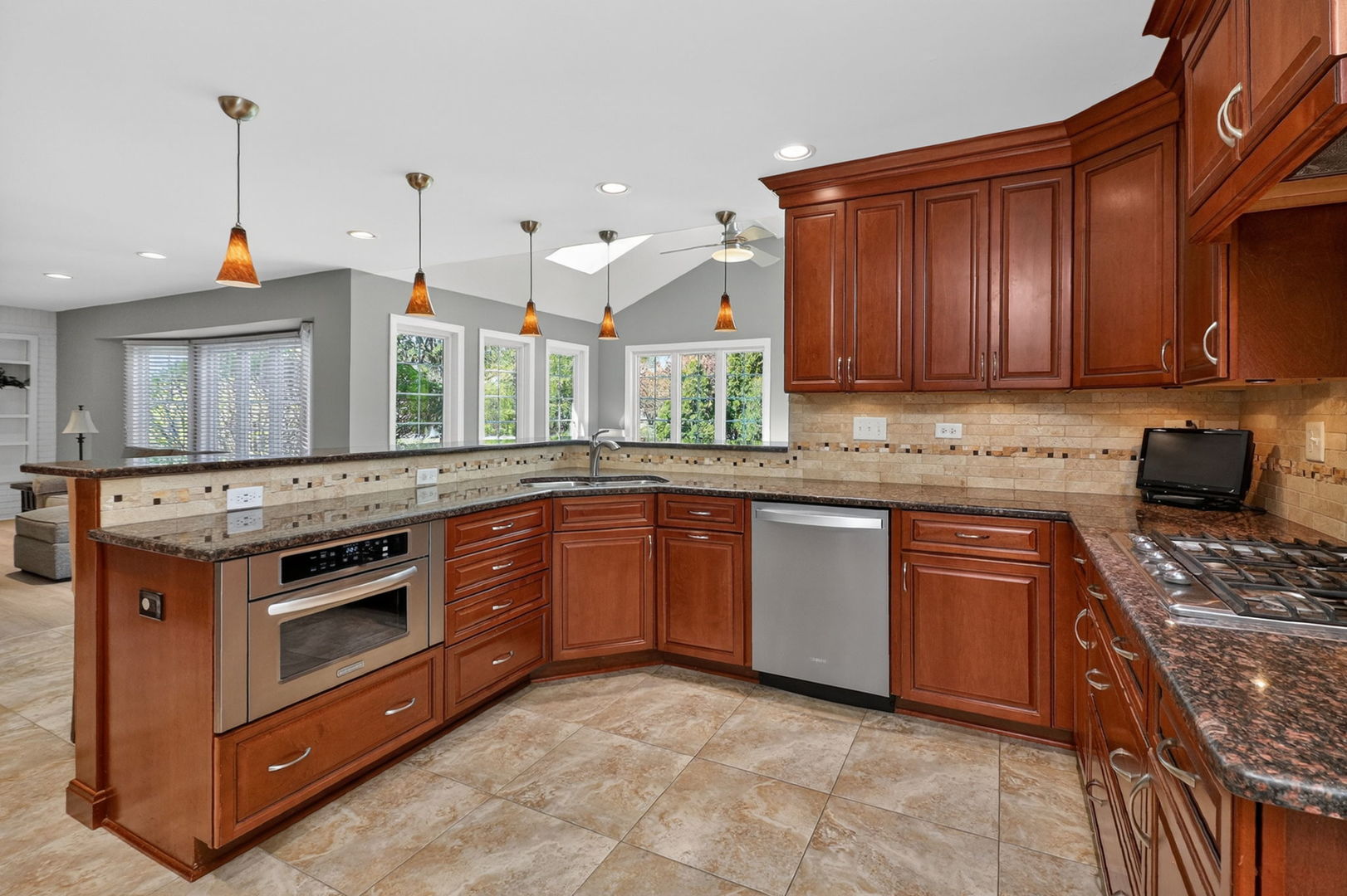 1212 Richfield Court, Woodridge, IL 60517