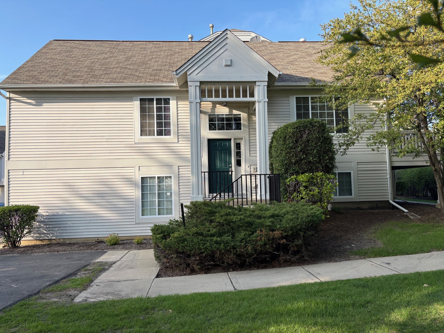 2419 Oakfield Court #2419, Aurora, IL 60503