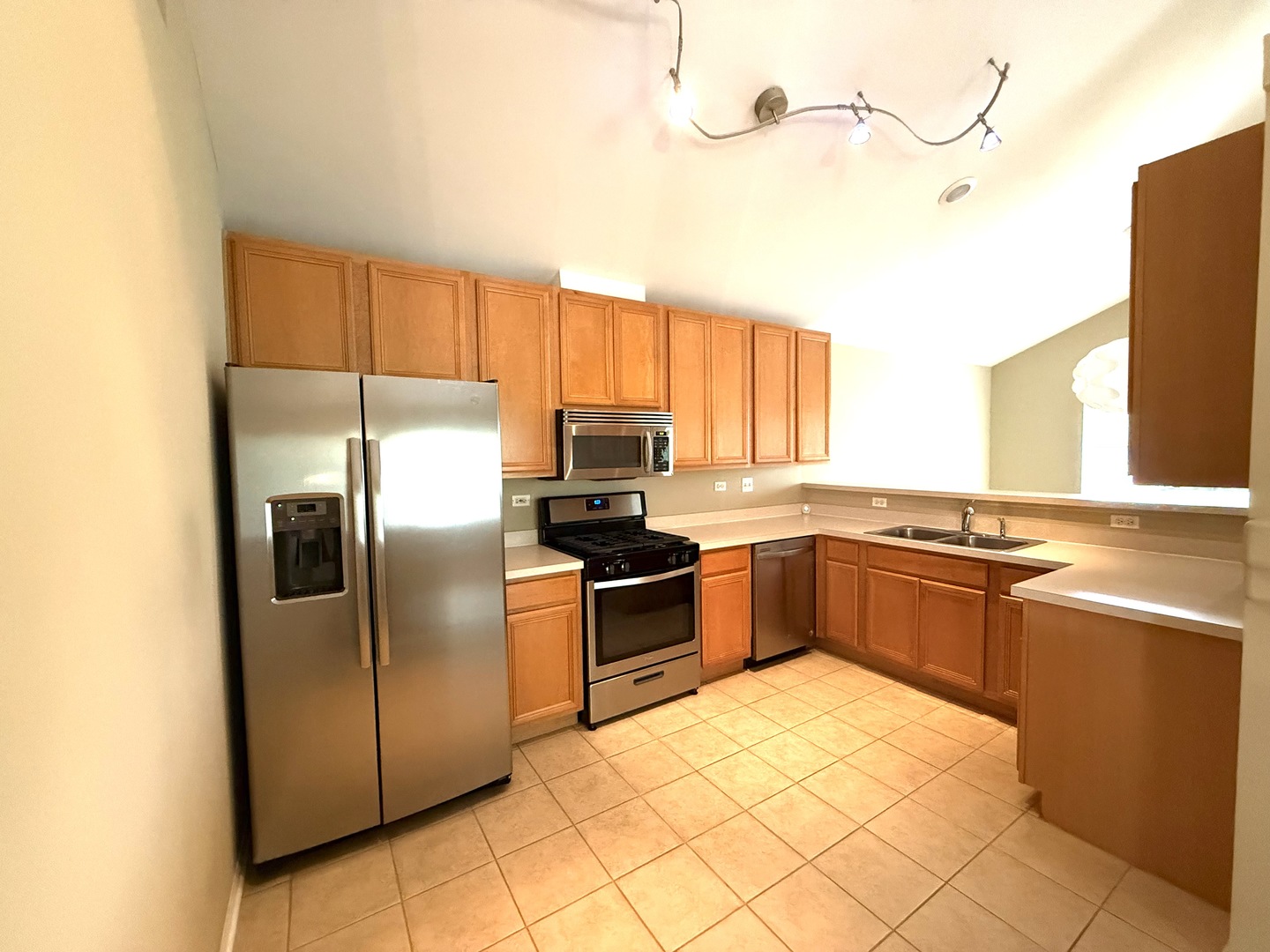 2419 Oakfield Court #2419, Aurora, IL 60503