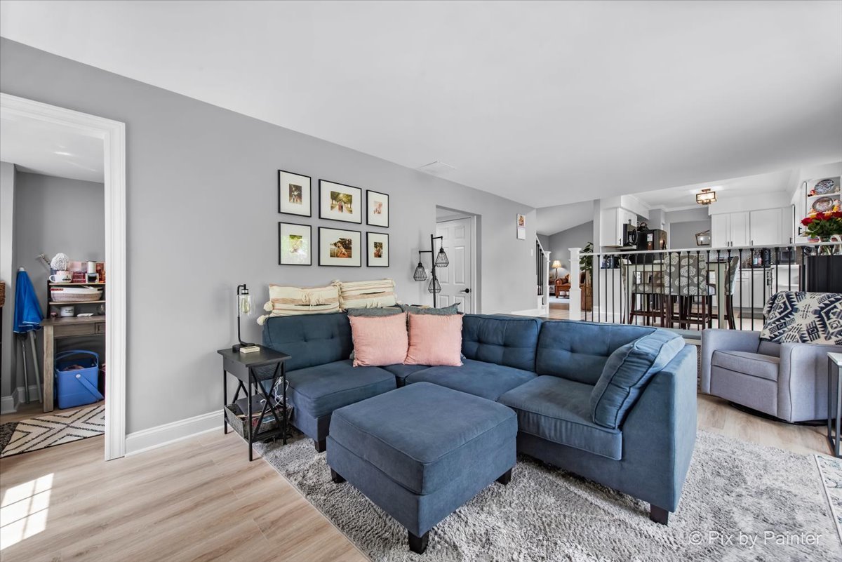 113 N Bristol Drive, Bloomingdale, IL 60108