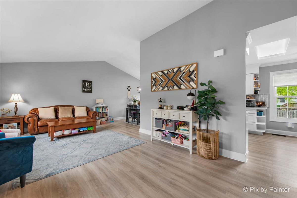 113 N Bristol Drive, Bloomingdale, IL 60108