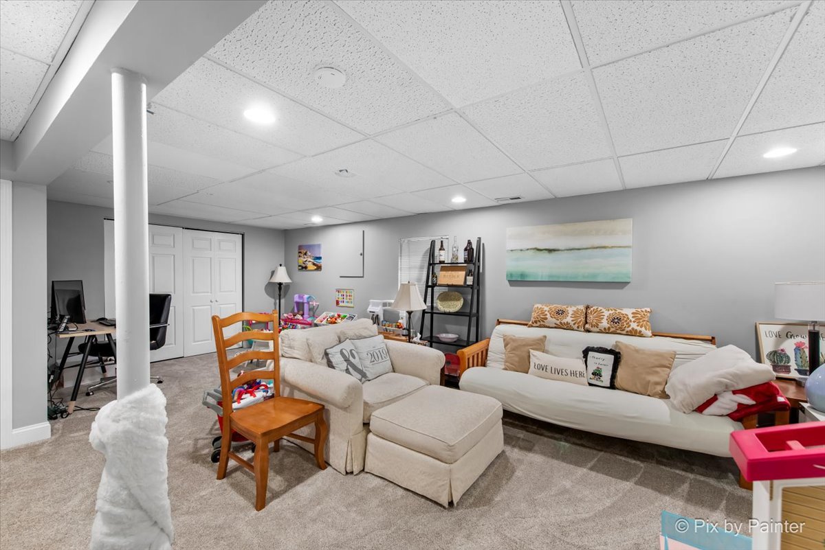 113 N Bristol Drive, Bloomingdale, IL 60108