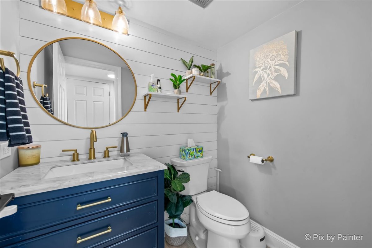 113 N Bristol Drive, Bloomingdale, IL 60108