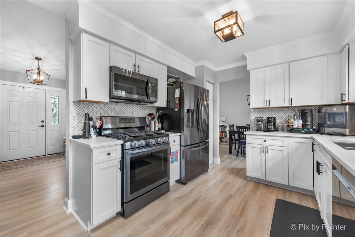 113 N Bristol Drive, Bloomingdale, IL 60108