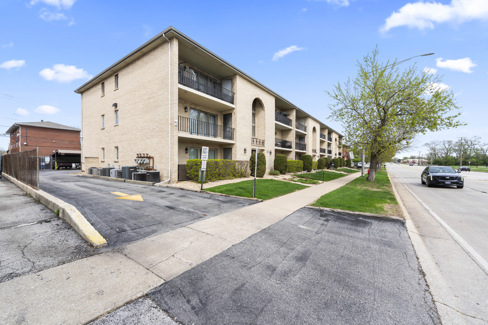 10538 Central Avenue #2S, Chicago Ridge, IL 60415