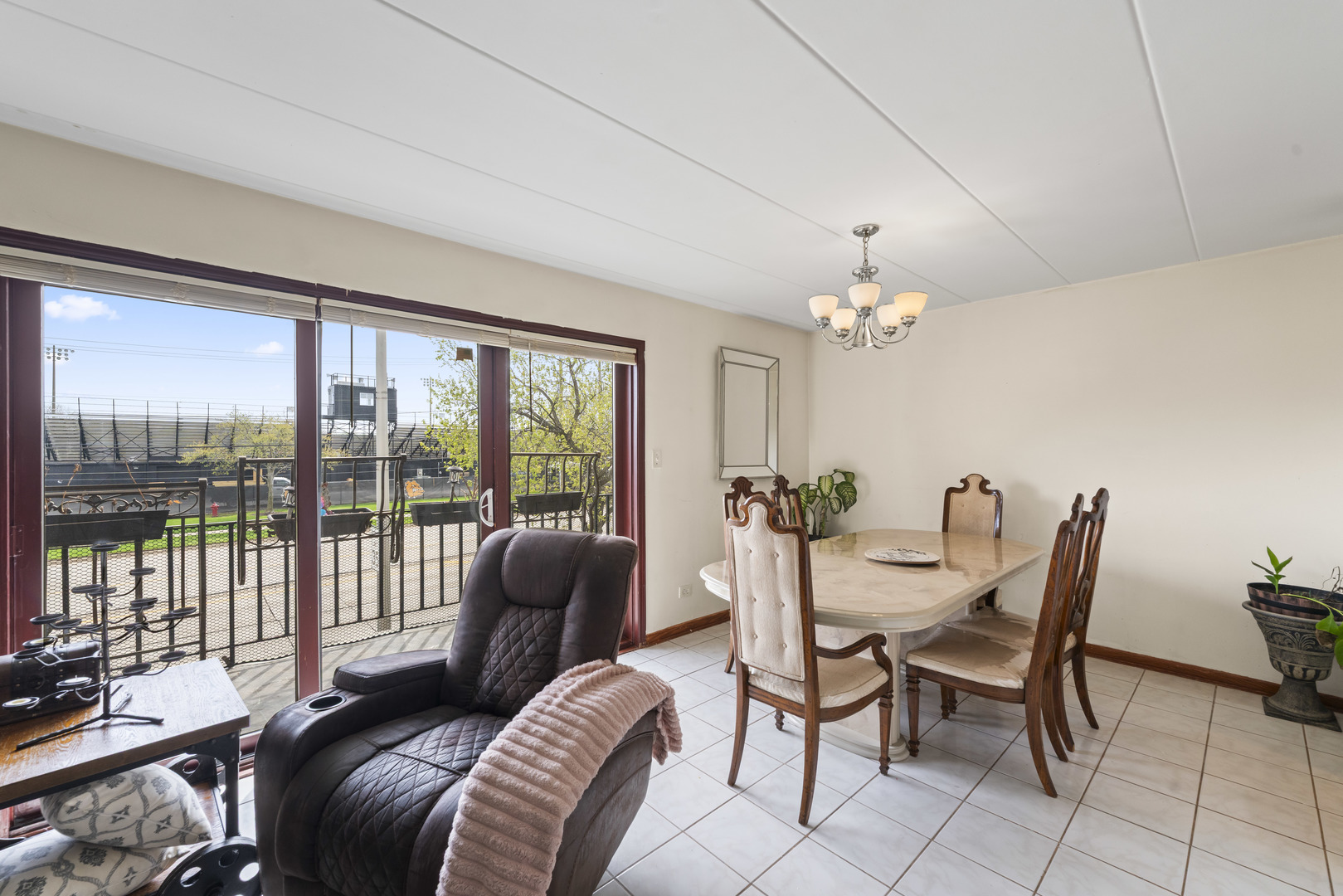 10538 Central Avenue #2S, Chicago Ridge, IL 60415