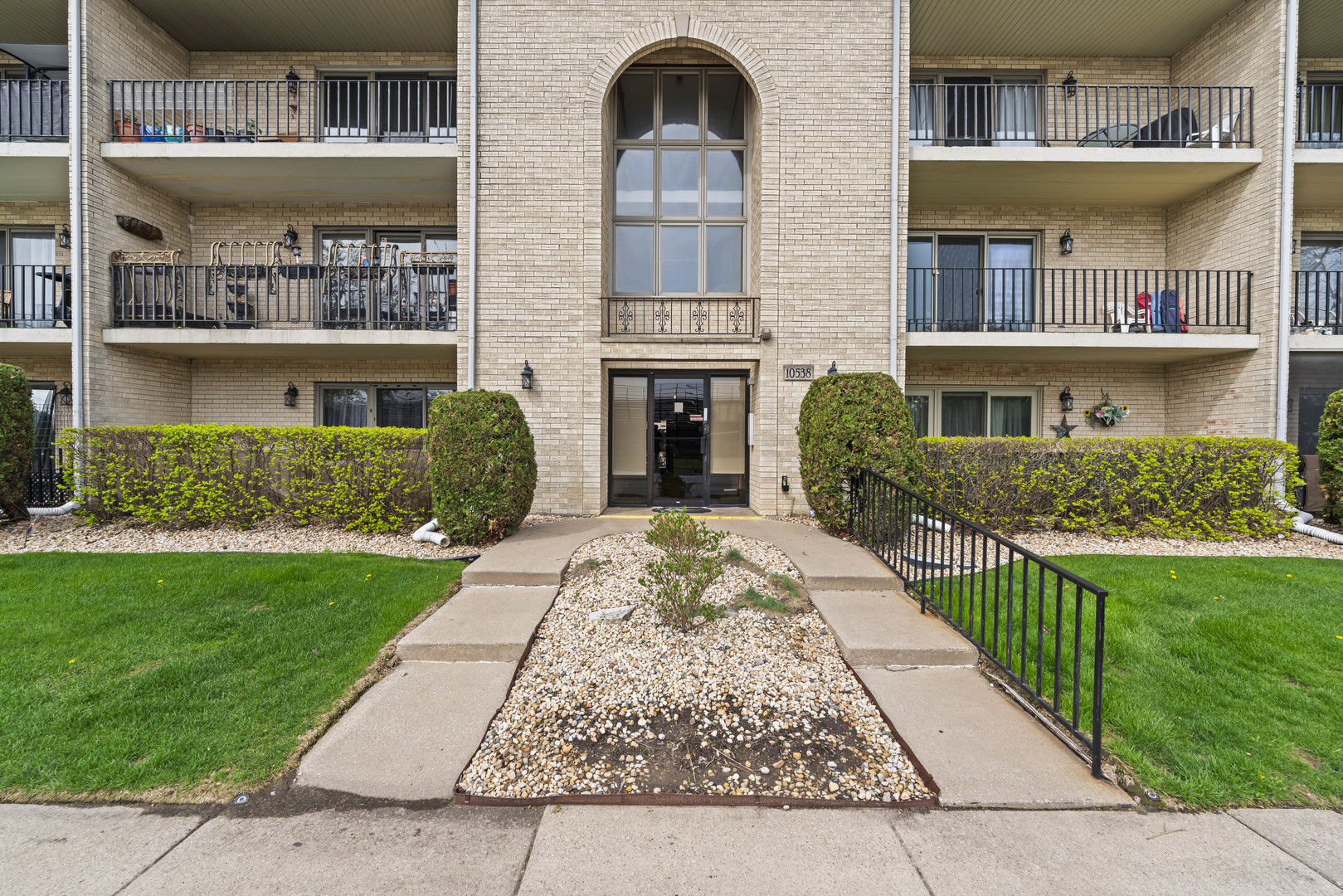 10538 Central Avenue #2S, Chicago Ridge, IL 60415