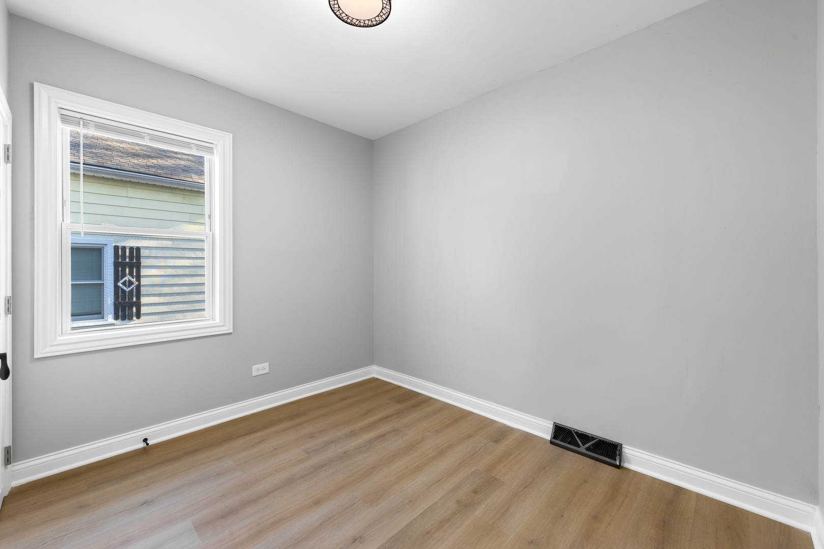 22 N 12th Street, St. Charles, IL 60174